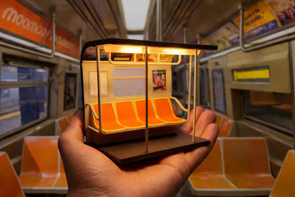 🚇NYC Subway Train Lamp – Rechargeable & USB Powered | Includes 3 Interchangeable Posters 🔥Buy 2 Free Shipping (Clean, no pee smell🤣)